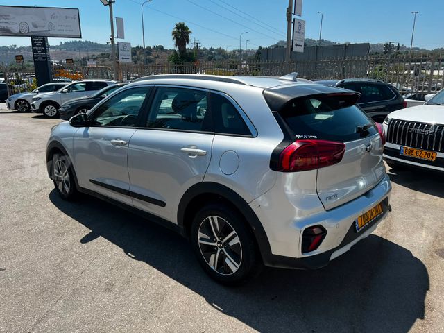 קיה נירו