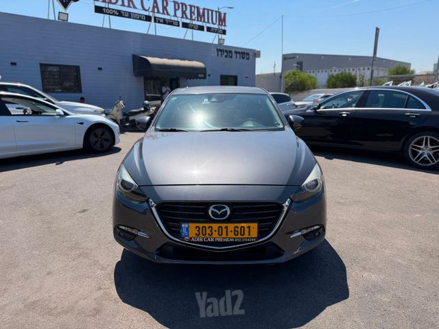מאזדה 3