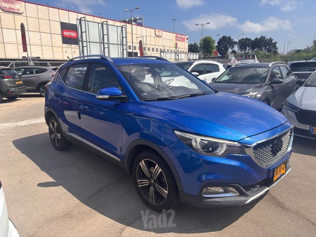 אם ג'י ZS
