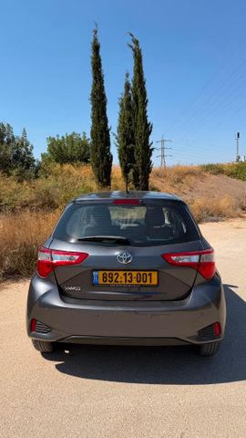 טויוטה יאריס