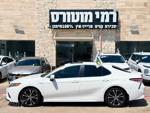 טויוטה קאמרי