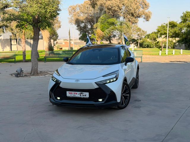 מודעת רכב טויוטה C-HR