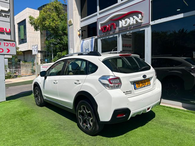 סובארו XV
