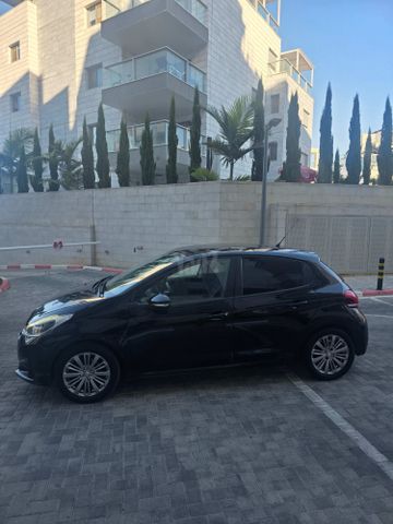 פיג'ו 208