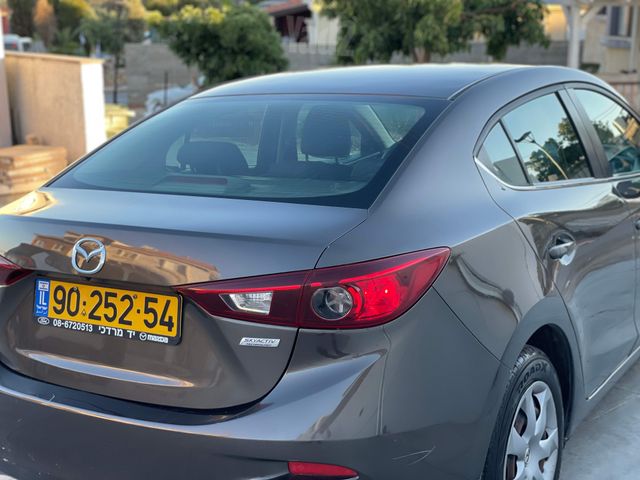 מאזדה 3