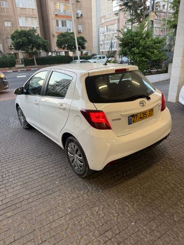 טויוטה יאריס