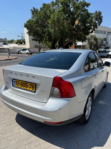 וולוו S40