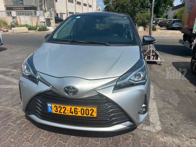 טויוטה יאריס
