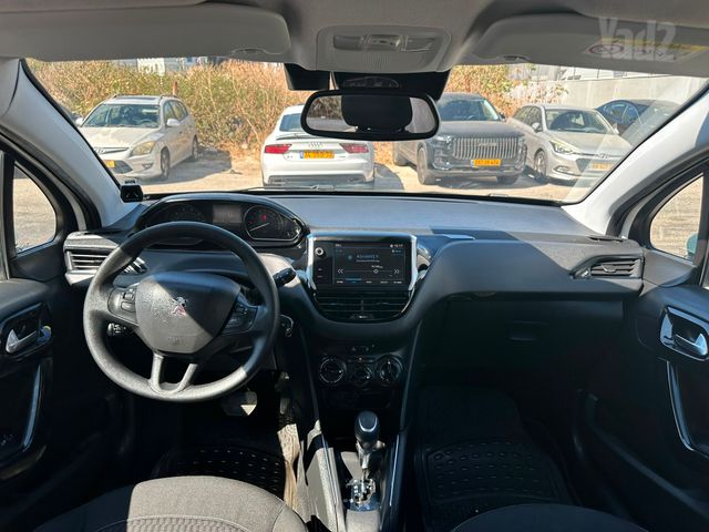 פיג'ו 208