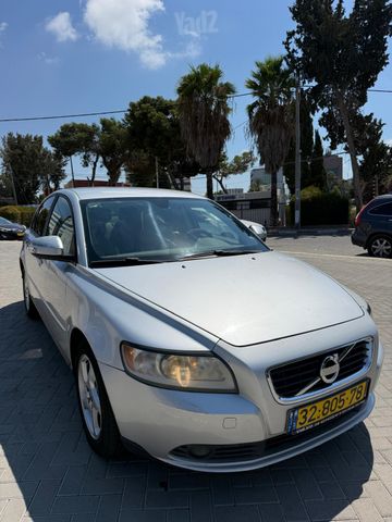 וולוו S40