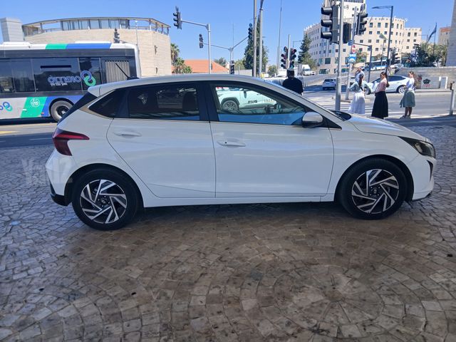 יונדאי i20