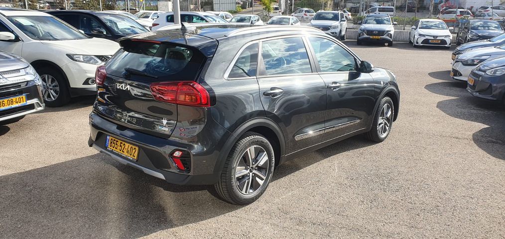 קיה נירו