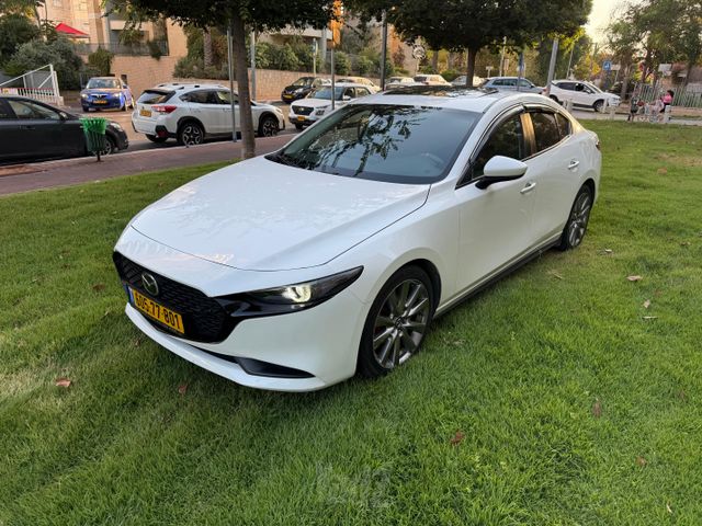מודעת רכב מאזדה 3