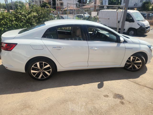 רנו מגאן