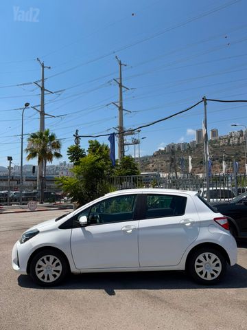 טויוטה יאריס