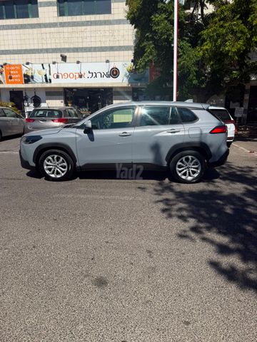 טויוטה קורולה קרוס