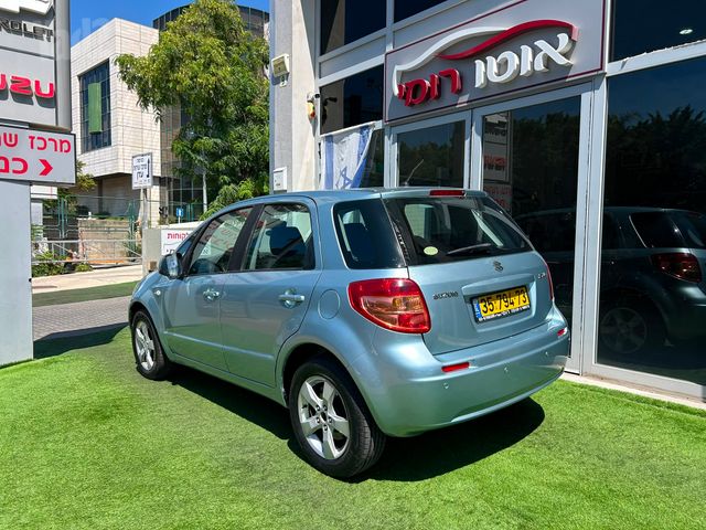 סוזוקי SX4