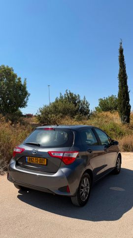 טויוטה יאריס