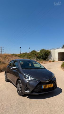 טויוטה יאריס