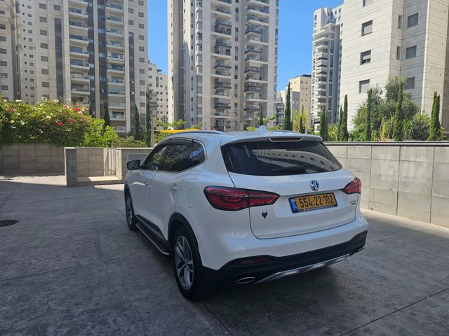 אם ג'י ZS