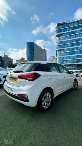 יונדאי i20