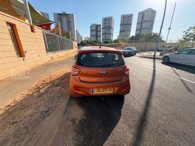 יונדאי i10