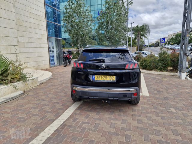 פיג'ו 3008
