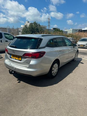 אופל אסטרה