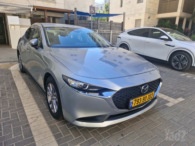 מאזדה 3