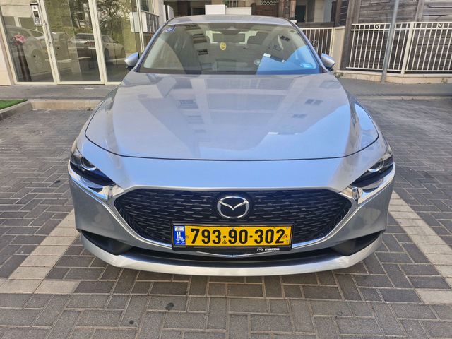 מודעת רכב מאזדה 3