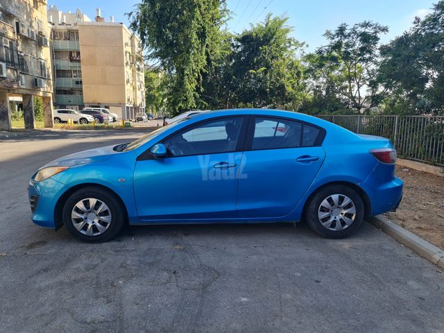 מודעת רכב מאזדה 3