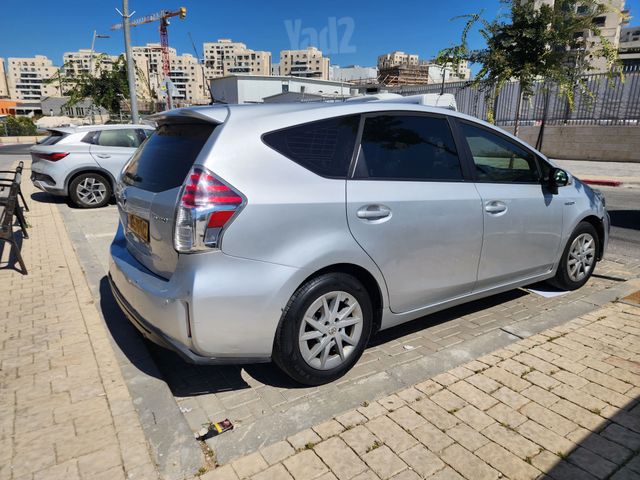 טויוטה פריוס פלוס