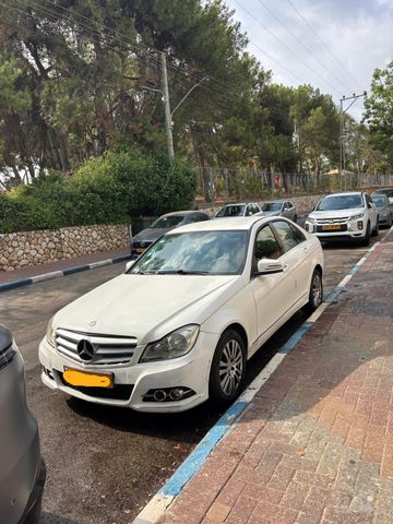 מודעת רכב מרצדס-בנץ C-class