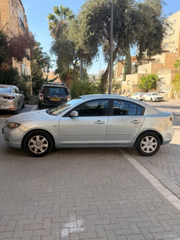 מודעת רכב מאזדה 3