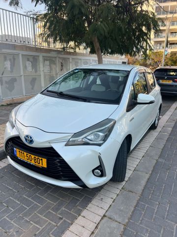 טויוטה יאריס