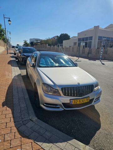 מודעת רכב מרצדס-בנץ C-class