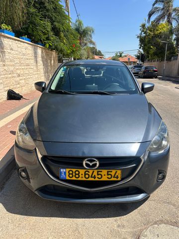מודעת רכב מאזדה 2