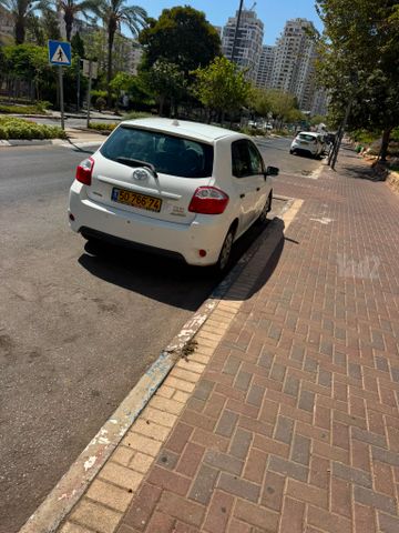 מודעת רכב טויוטה אוריס