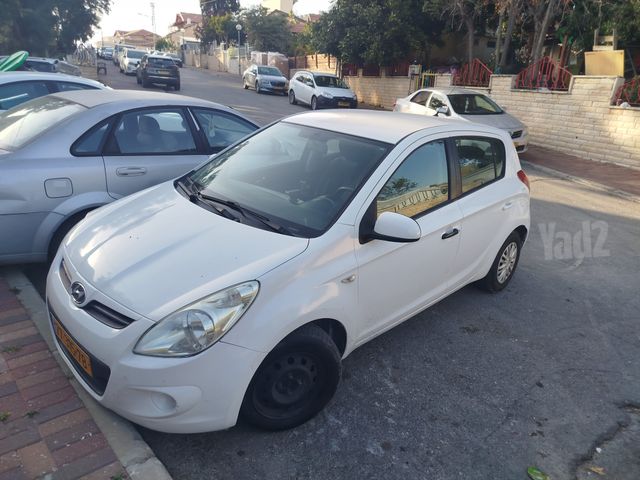 מודעת רכב יונדאי i20