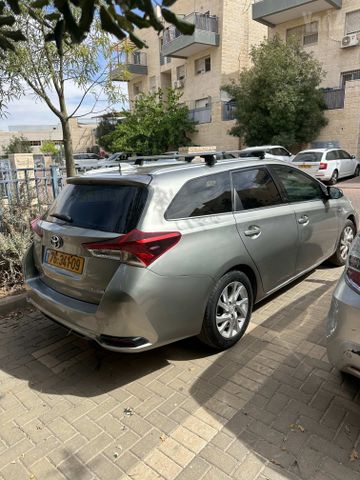 מודעת רכב טויוטה אוריס