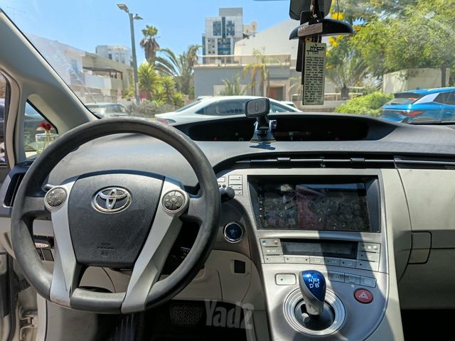 מודעת רכב טויוטה פריוס