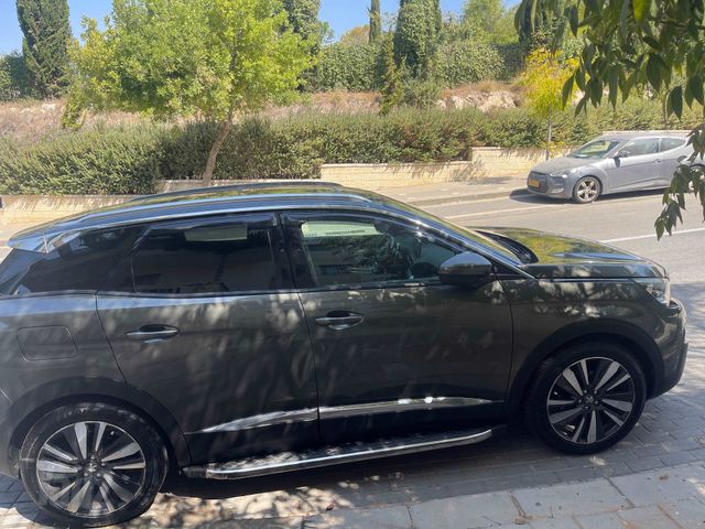 פיג'ו 3008