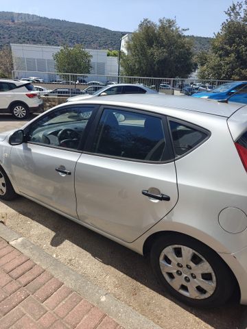 יונדאי i30