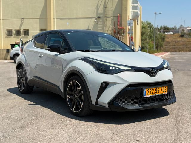 מודעת רכב טויוטה C-HR