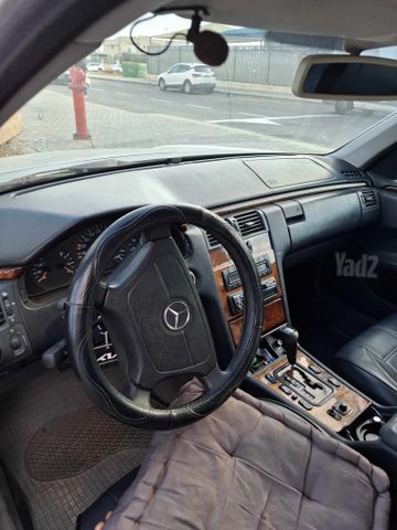 מודעת רכב מרצדס-בנץ E-class