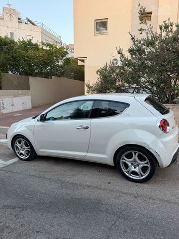 אלפא רומיאו מיטו