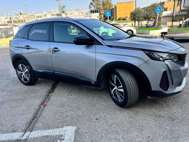 פיג'ו 3008