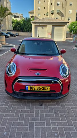 מודעת רכב מיני קופר SE (חשמלית)