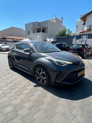 מודעת רכב טויוטה C-HR