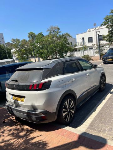 פיג'ו 3008